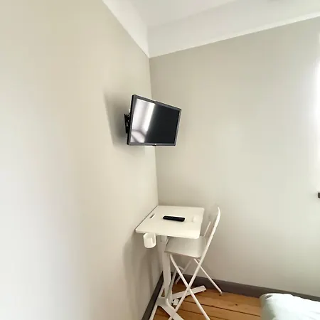 Le Gaston De Belair - 005 - 2nd Floor - Shared Kitchen *