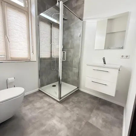 Le Gaston De Belair - 005 - 2nd Floor - Shared Kitchen 아파트 Schieren