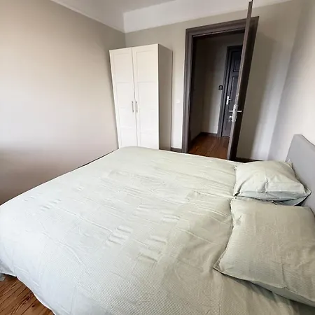 Le Gaston De Belair - 005 - 2nd Floor - Shared Kitchen Apartment *