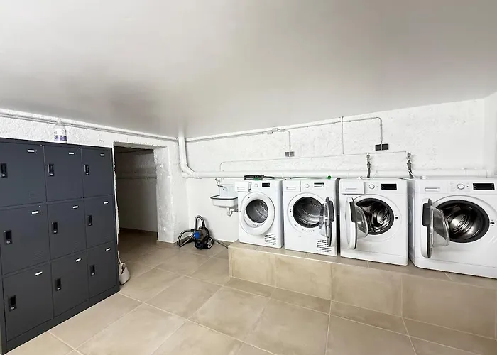 Le Gaston De Belair - 005 - 2nd Floor - Shared Kitchen * Schieren